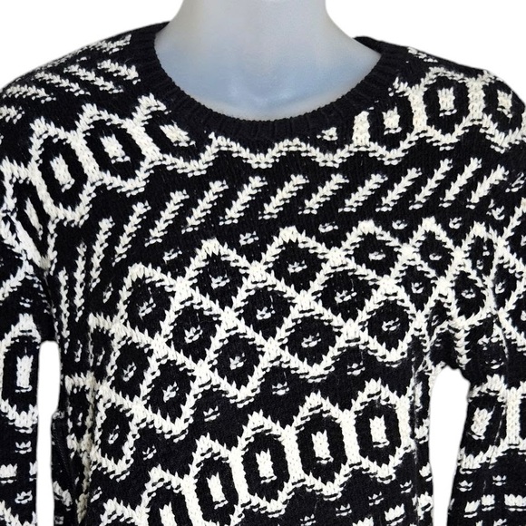 Ann Taylor Womens Geometric Print Sweater XS Black White Side Zipper‎ Wool Blend - Picture 2 of 9